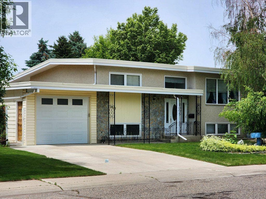 1818 Lakeside Road S