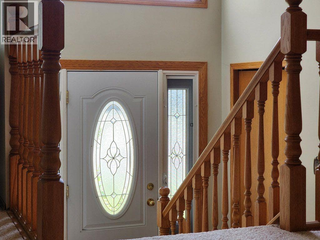 1818 Lakeside Road S — photo 4
