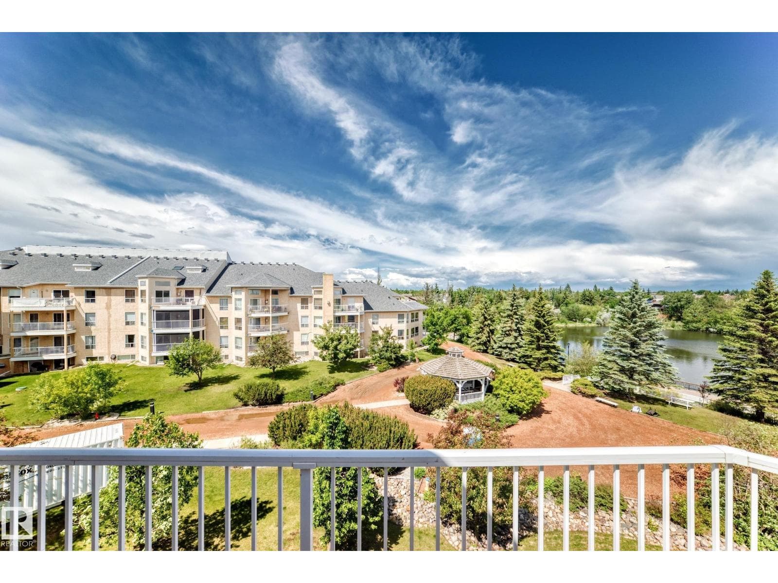 #422 15499 CASTLE DOWNS RD NW — photo 4
