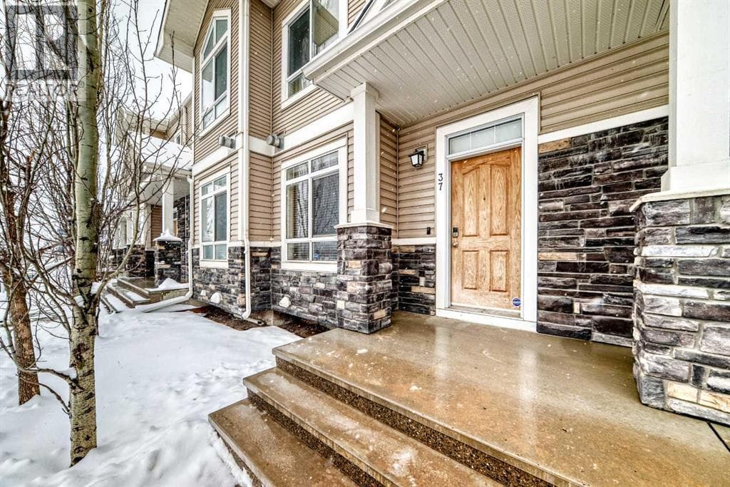 37 Skyview Ranch Gardens NE — photo 2