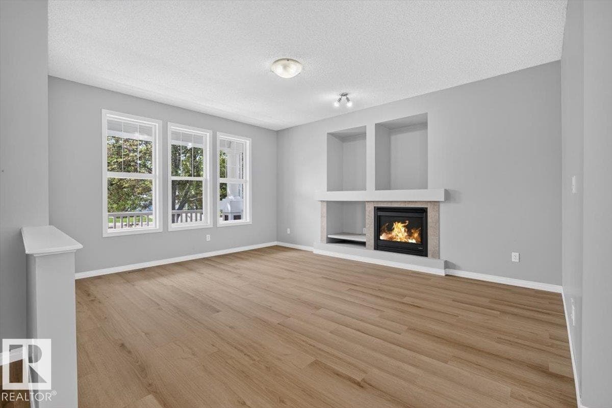 7704 16 AV SW — photo 5