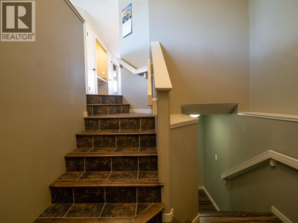 148 Mt Sundial Court W — photo 5