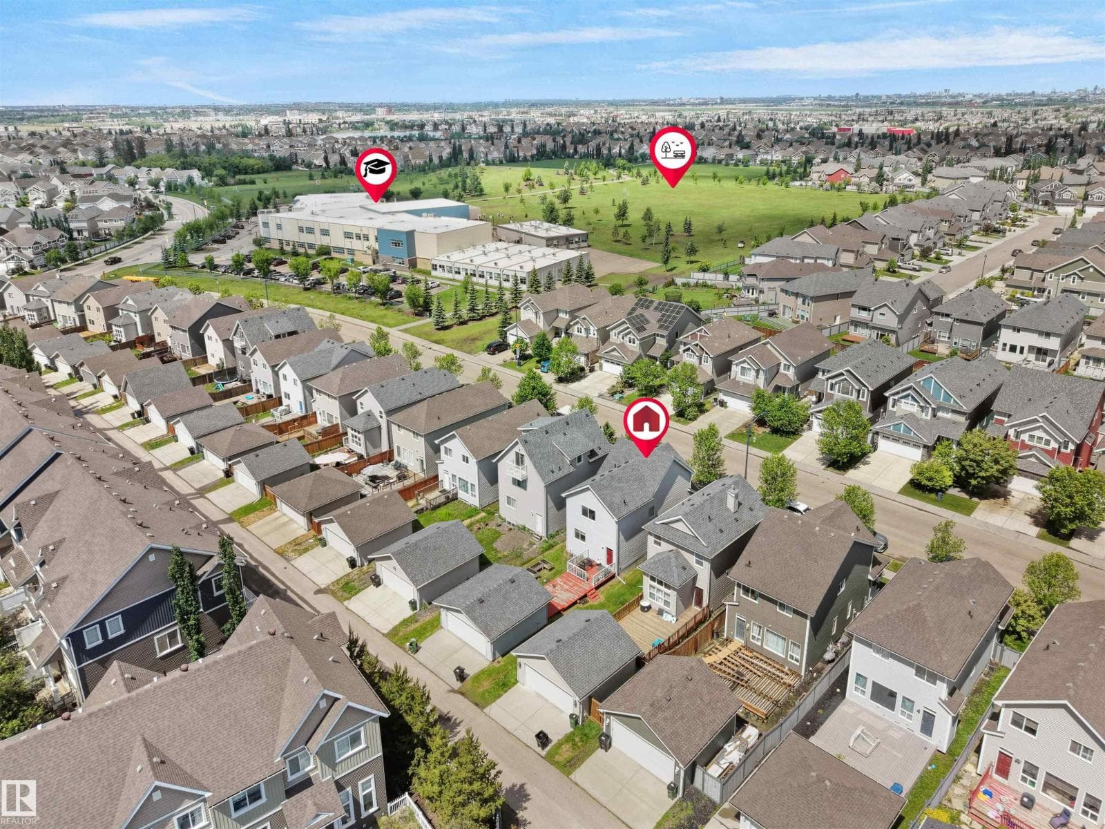 7827 22 AV SW — photo 3