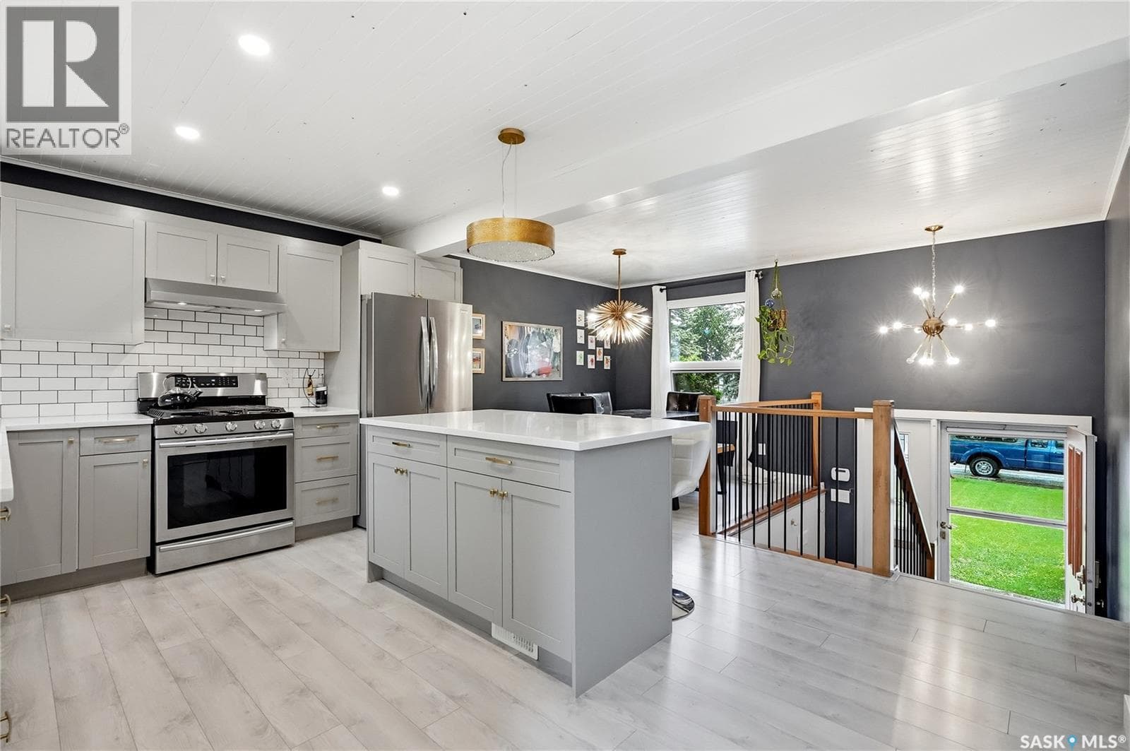 120 Rupert DRIVE — photo 3