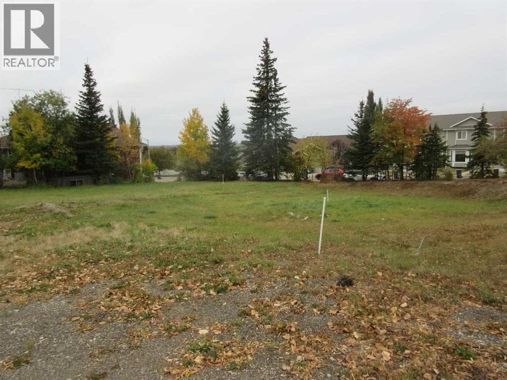 5137 52 Street — photo 3