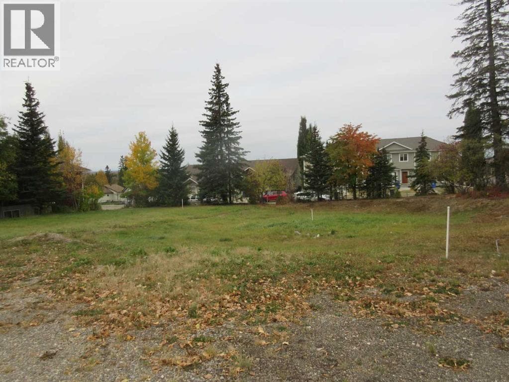 5137 52 Street — photo 2