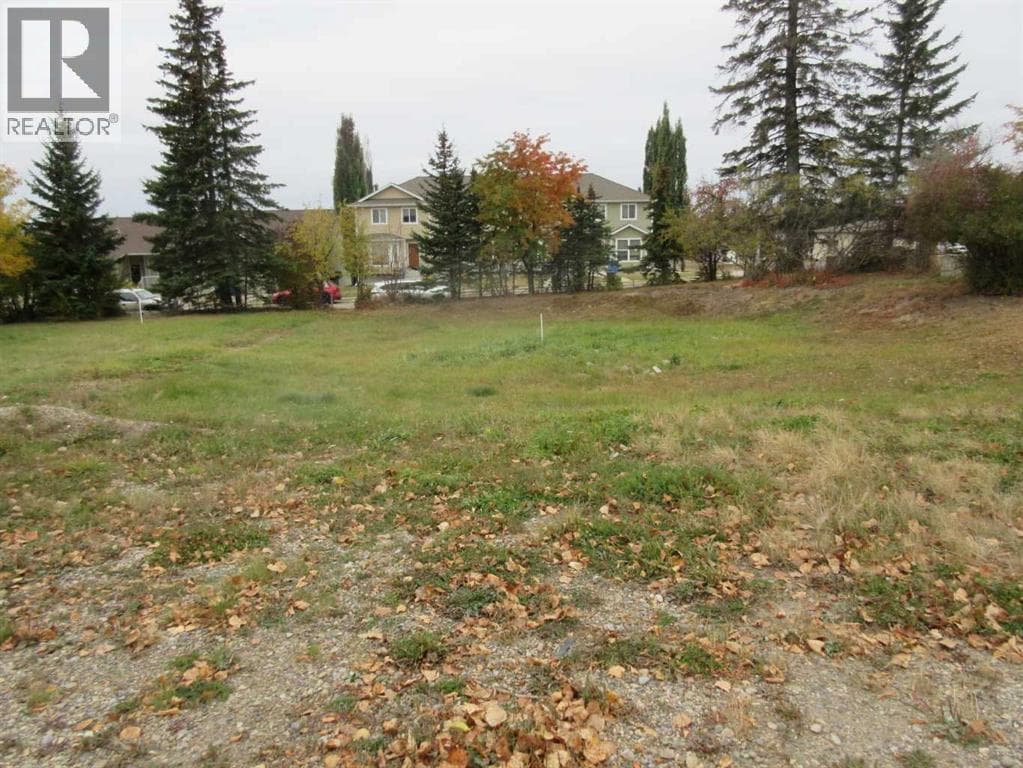 5137 52 Street — photo 4