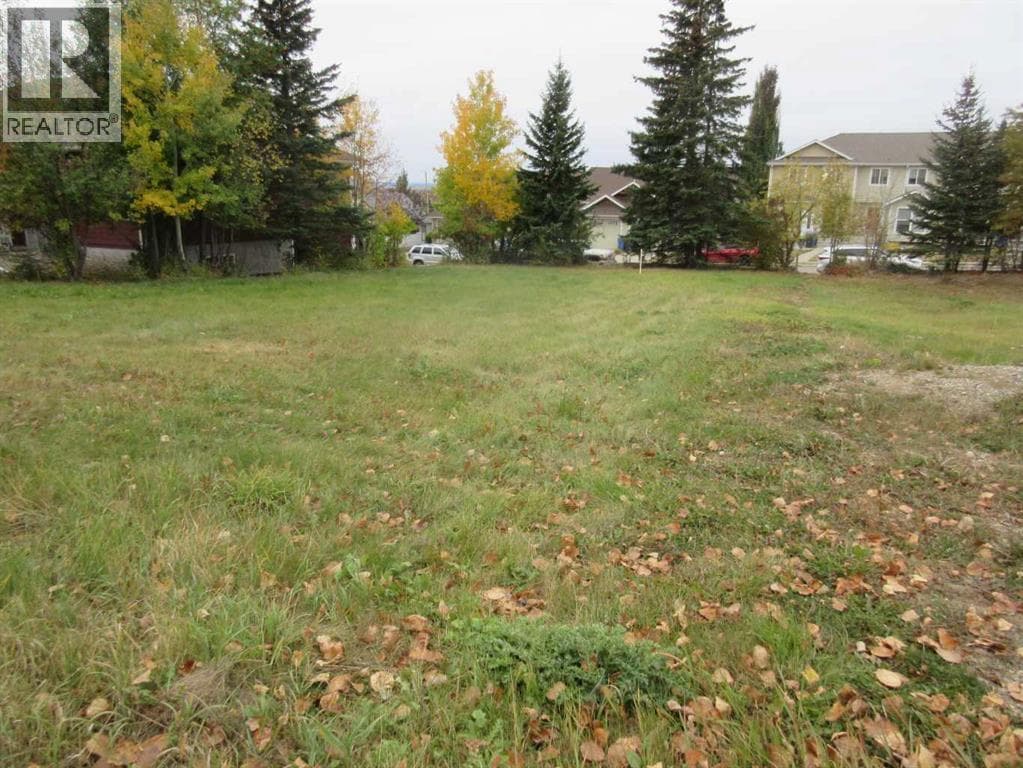 5137 52 Street — photo 5