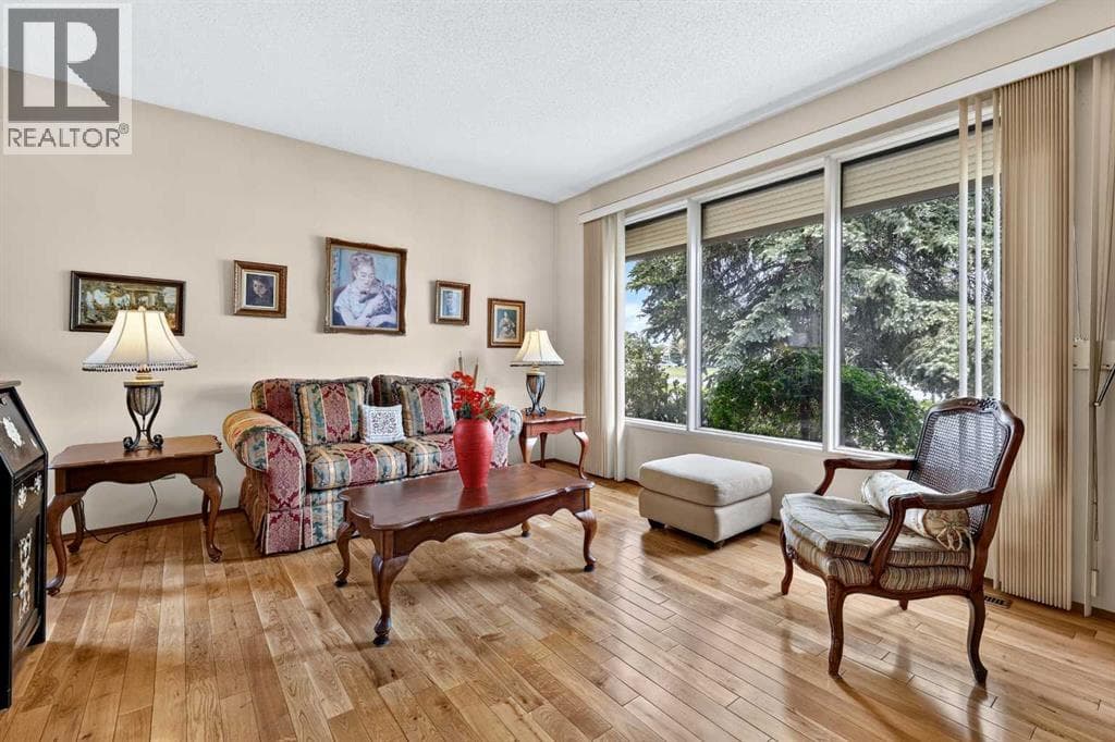 296 Templeton Circle NE — photo 4