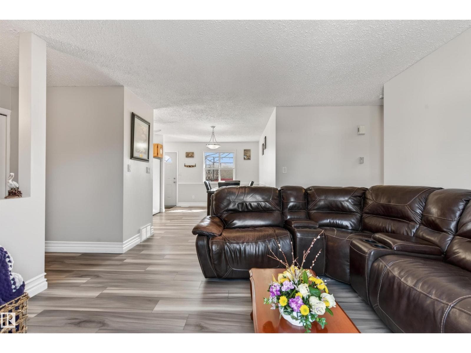 5003 38 ST — photo 5