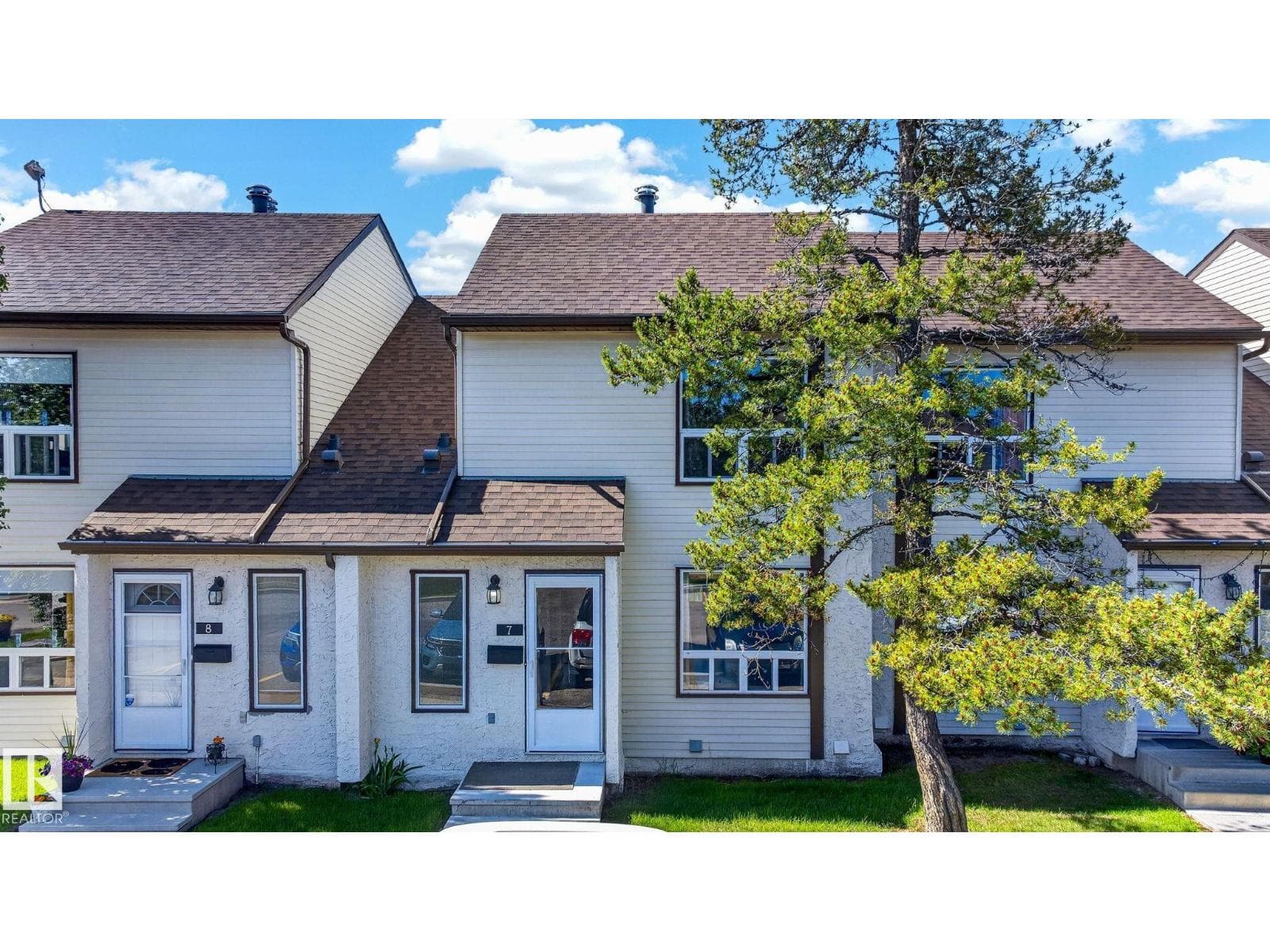 #7 1651 46 ST NW