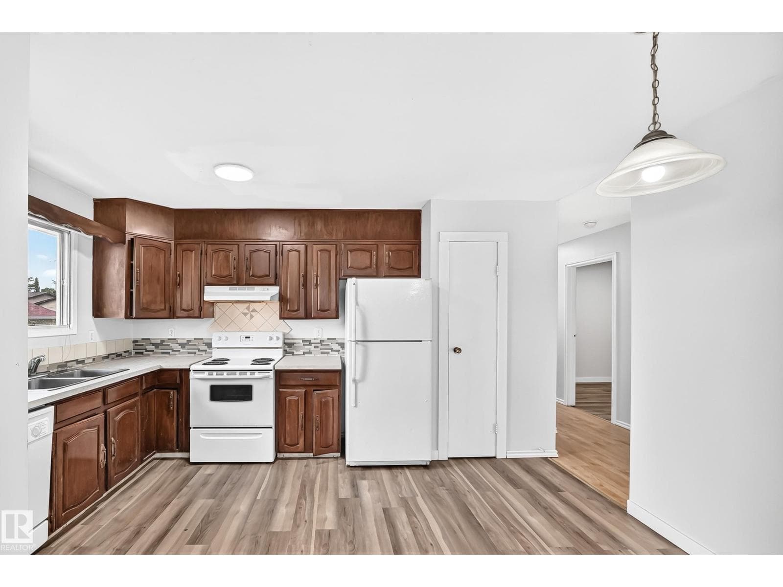1103 56 ST NW — photo 4