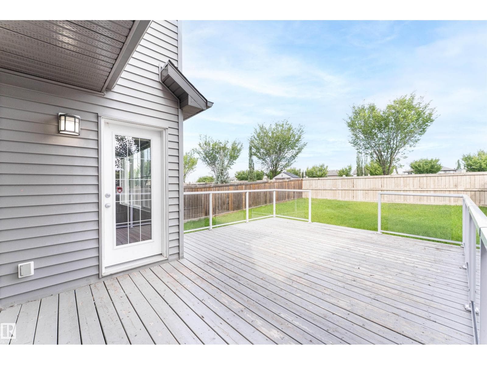 6116 10 AV SW — photo 4