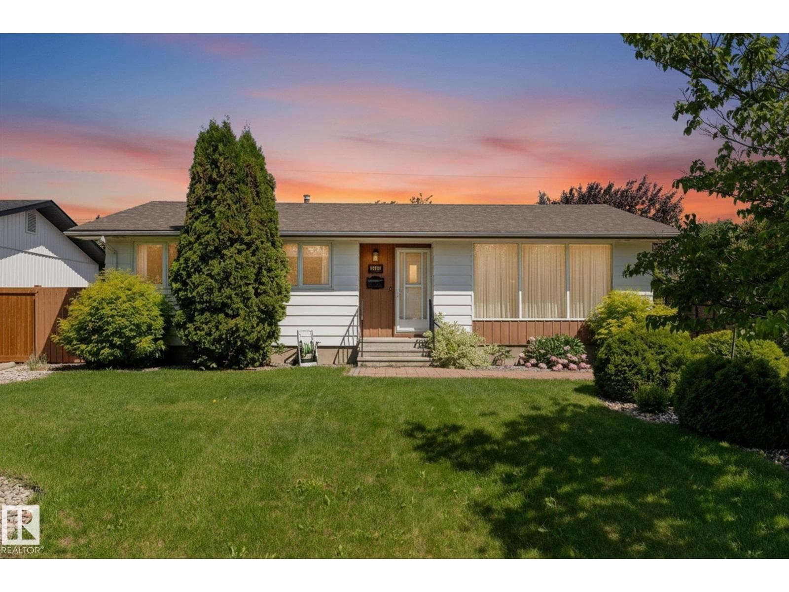 15112 76A AV NW