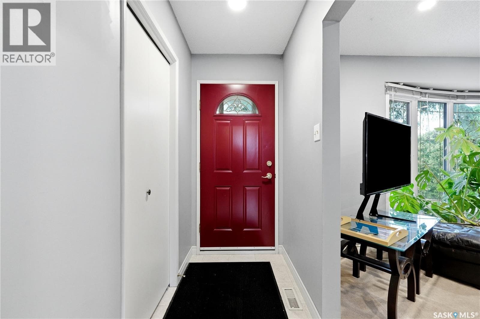 441 Capilano DRIVE — photo 3