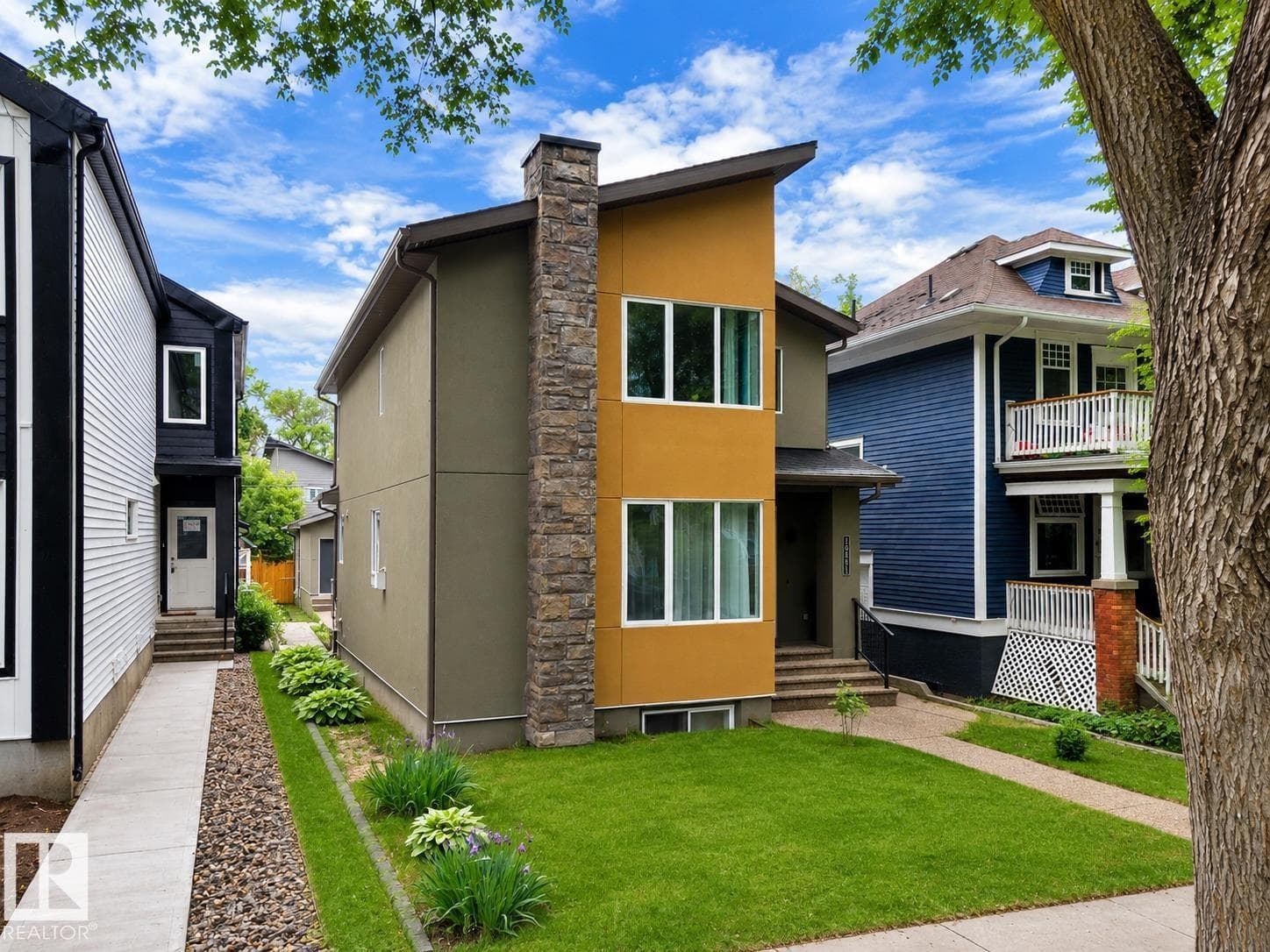 10951 81 AV NW