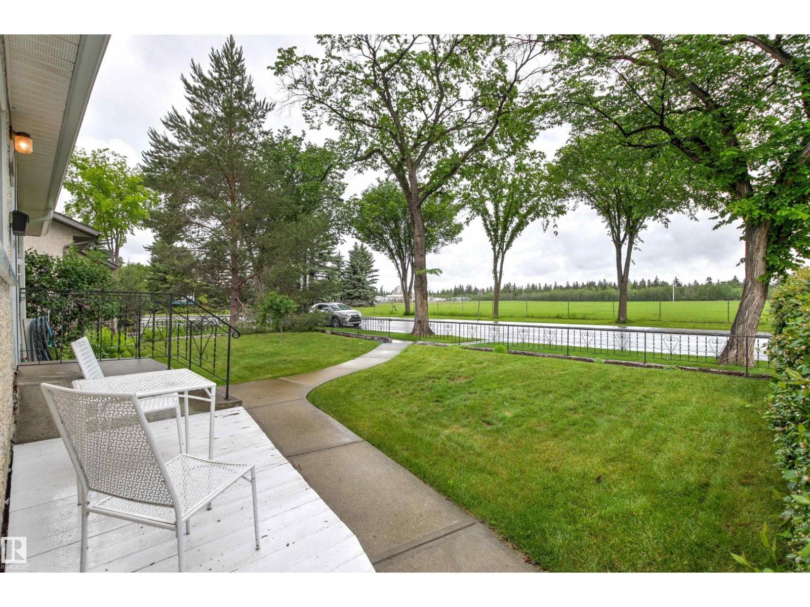 8707 69 AV NW — photo 2