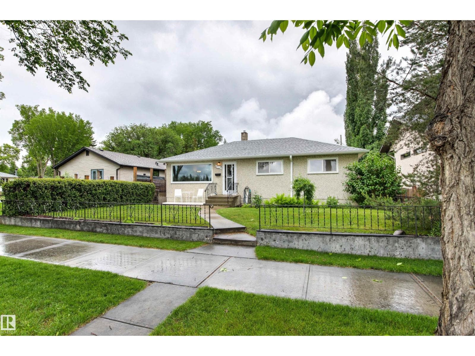 8707 69 AV NW — photo 3