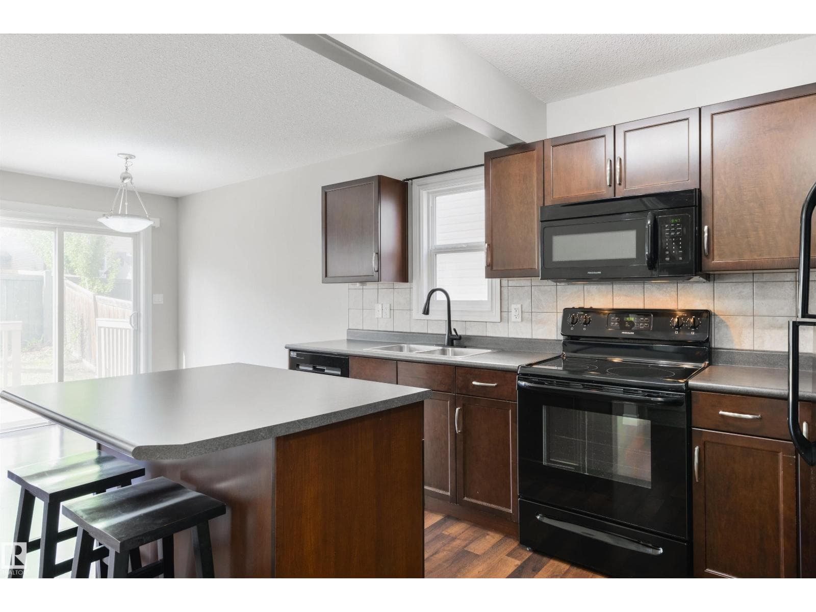 #28 85 SPRUCE VILLAGE DR W — photo 3
