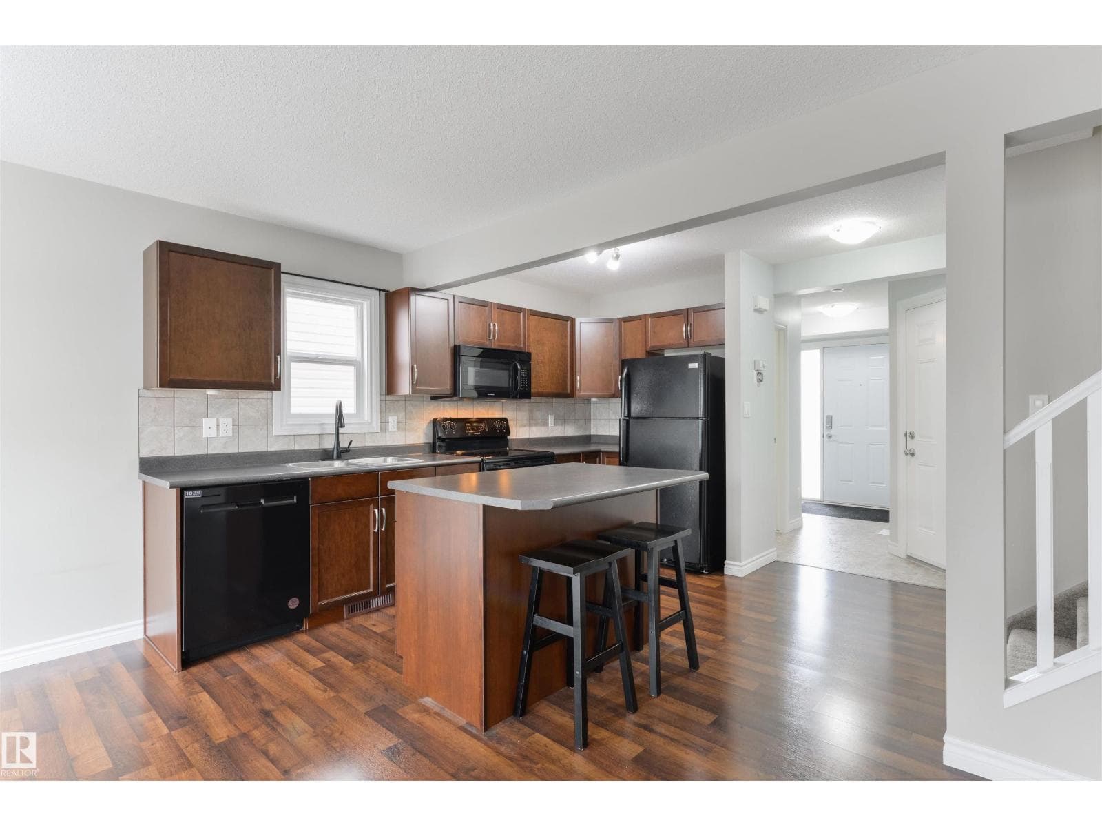 #28 85 SPRUCE VILLAGE DR W — photo 5