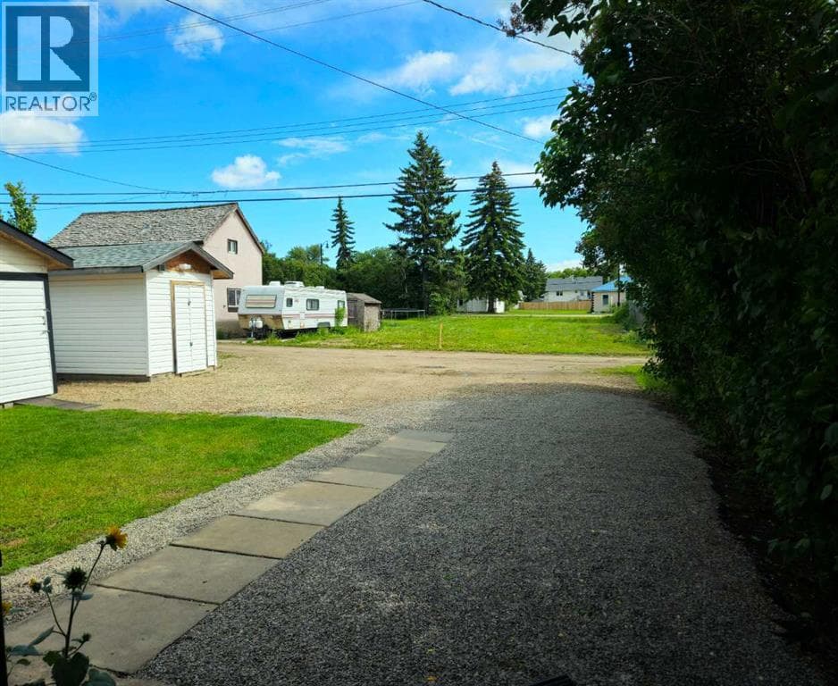 2133 21 Avenue — photo 5
