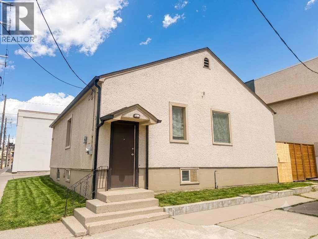 601 Marsh Road NE — photo 3