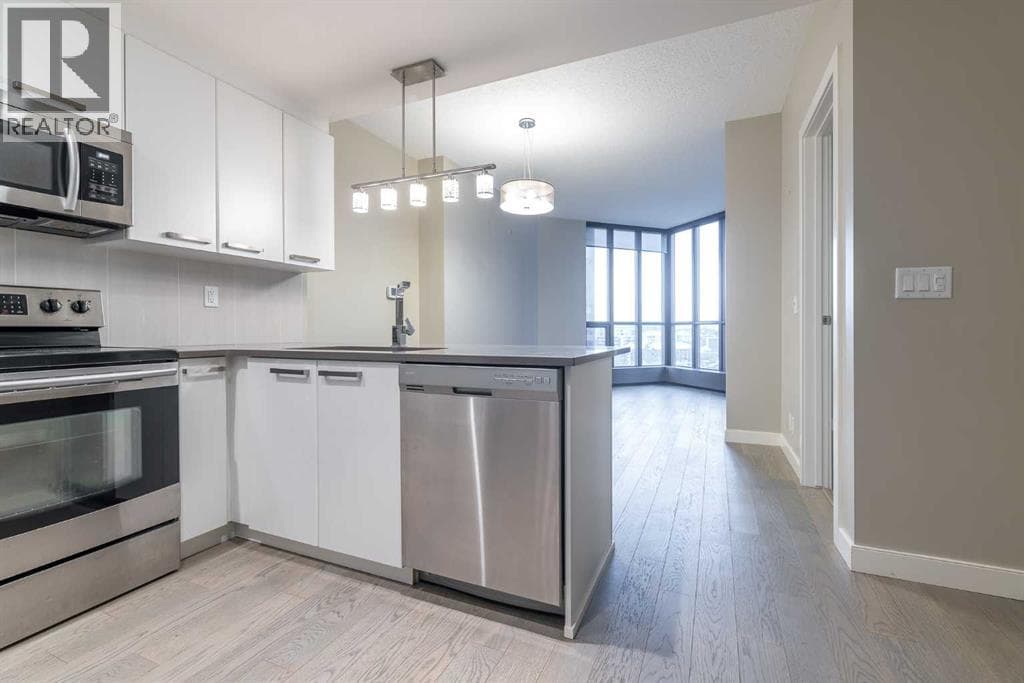 809, 225 11 Avenue SE — photo 3
