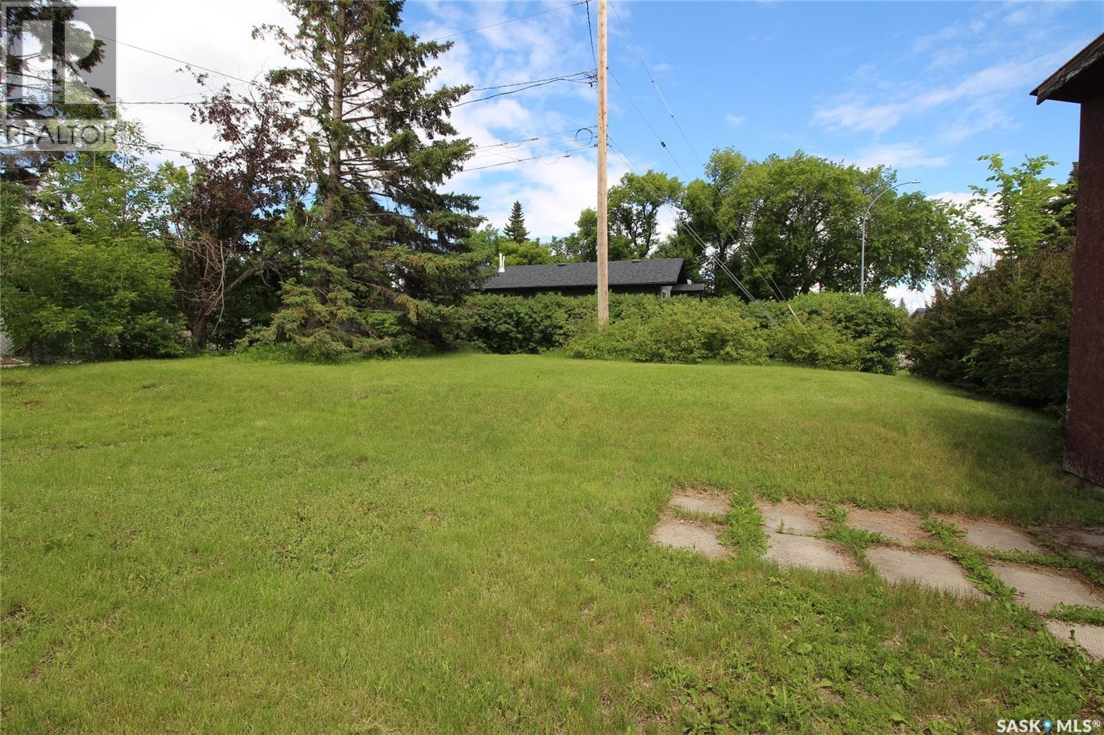 610 Broadway AVENUE — photo 2