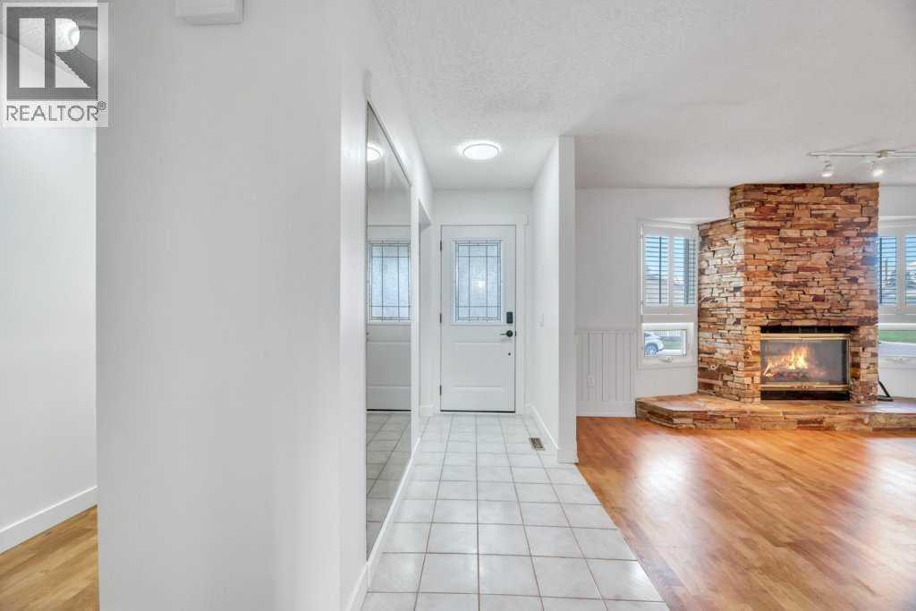 23 Penworth Crescent SE — photo 5