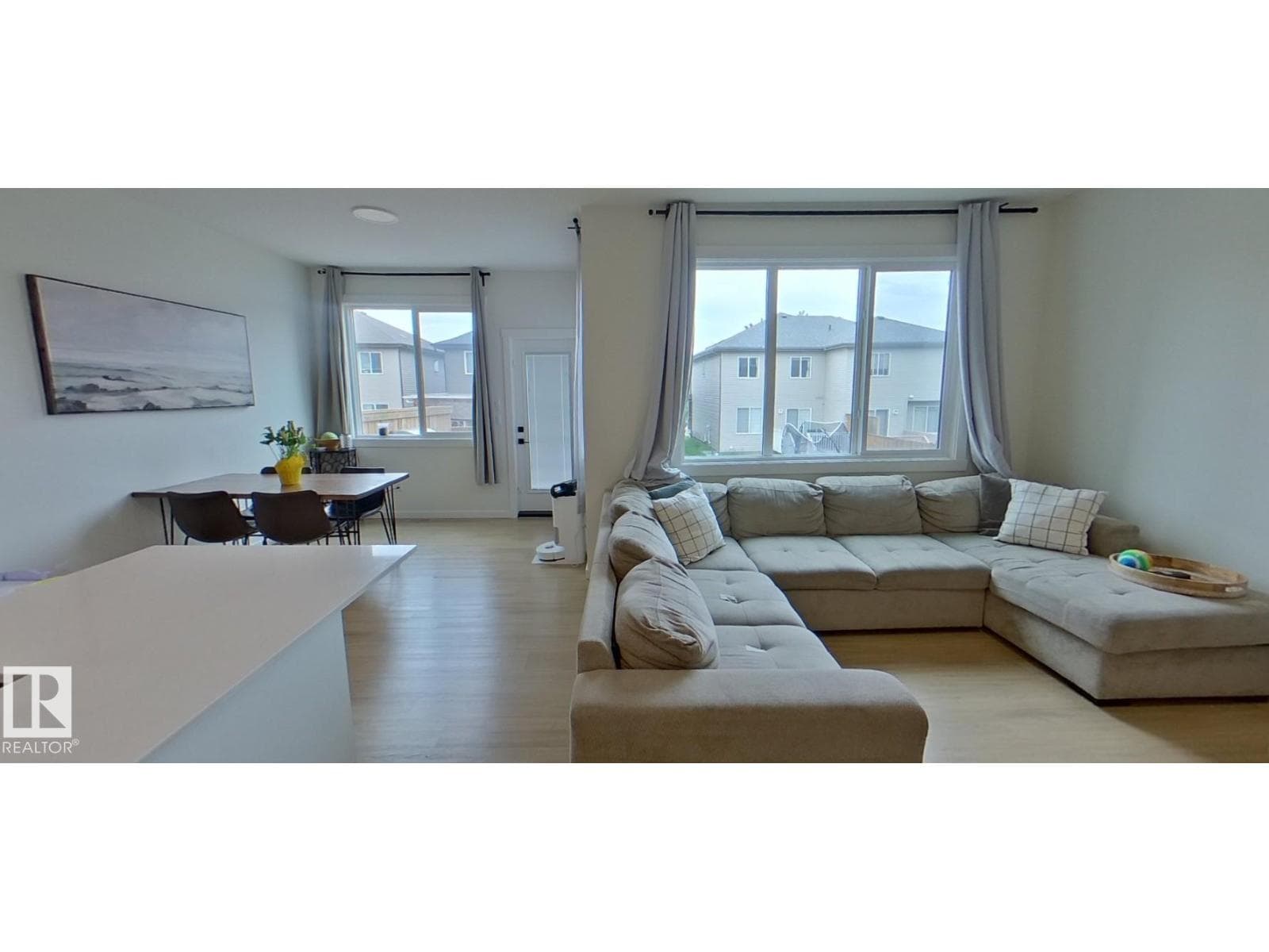2152 52 ST SW — photo 3