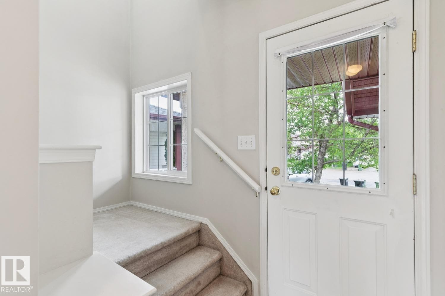 16014 90 ST NW — photo 4