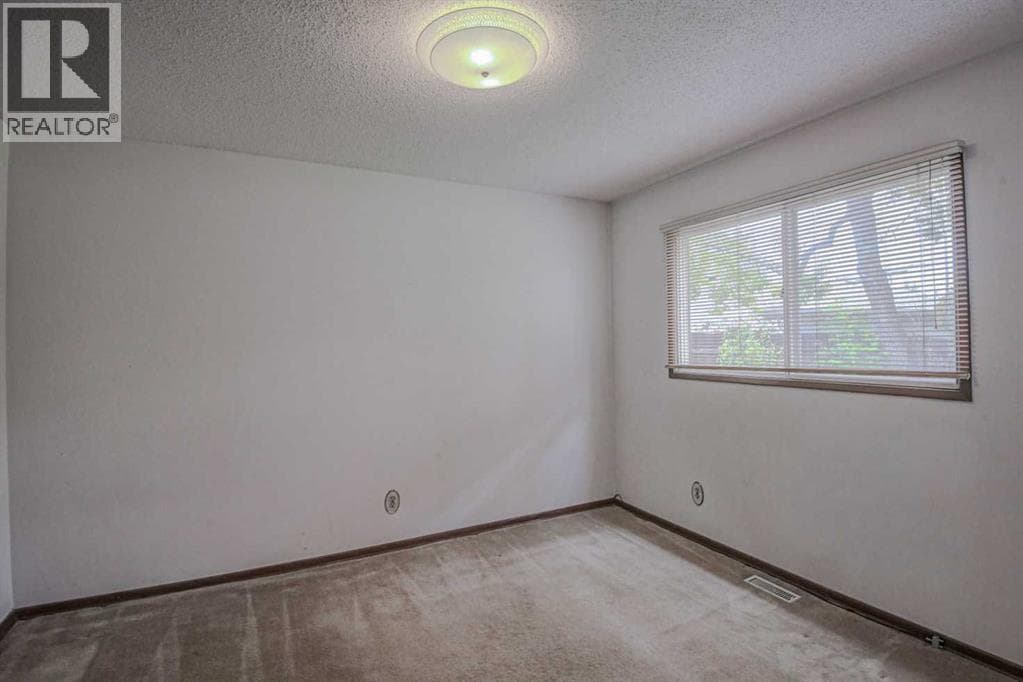 1135 Southglen Drive SW — photo 5