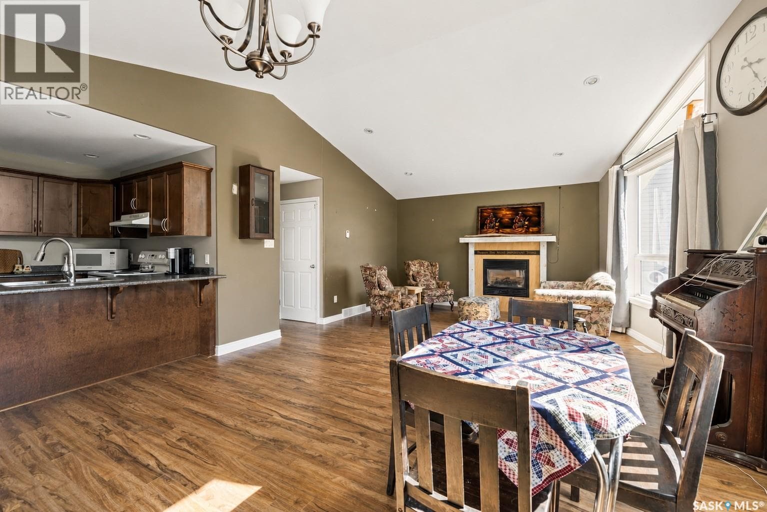 3 Poplar STREET — photo 4