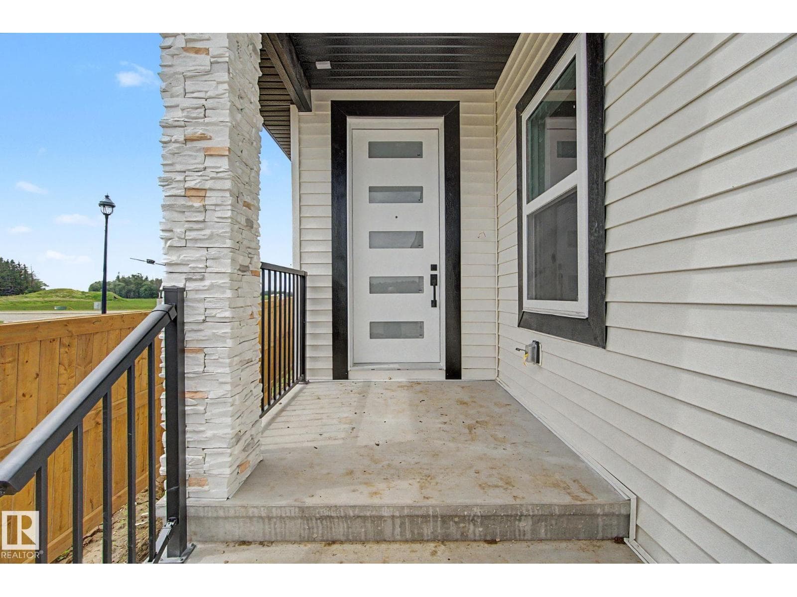 2 Willow Heights DR — photo 3