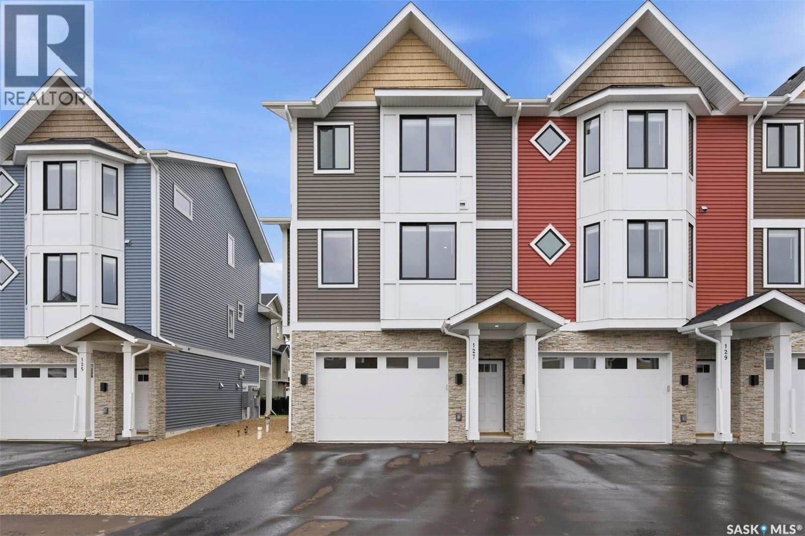 127 3220 11th STREET W