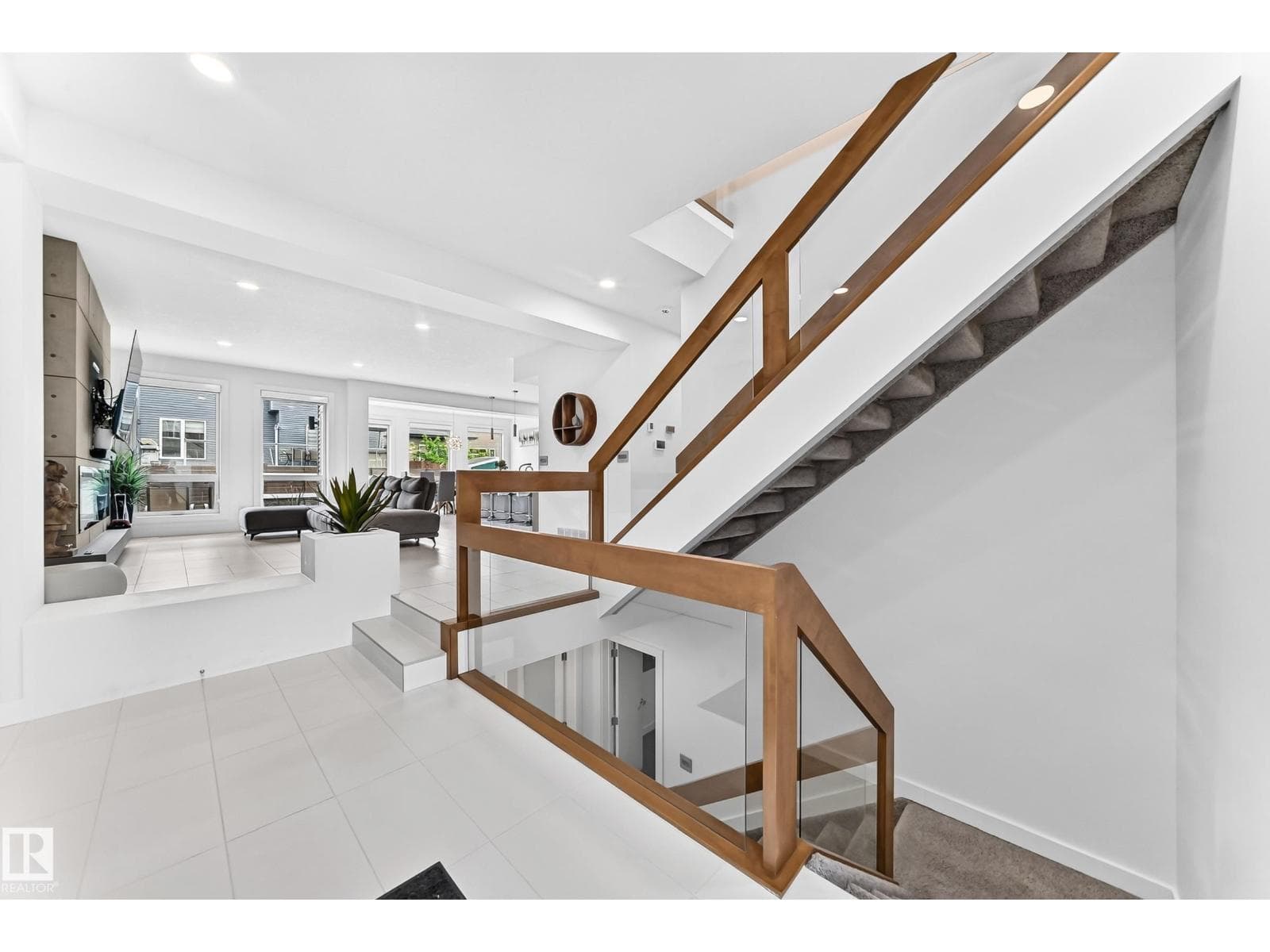 793 WINDERMERE WD NW — photo 4