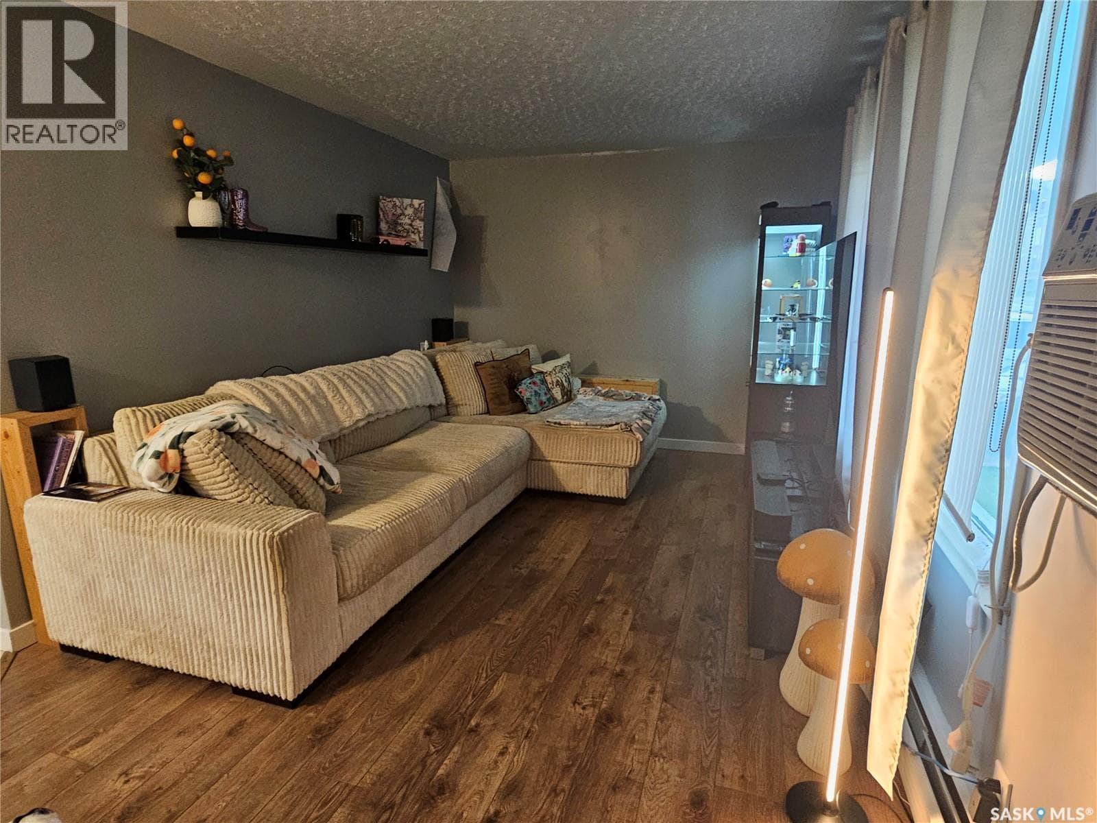 1290 Wolfe AVENUE — photo 3