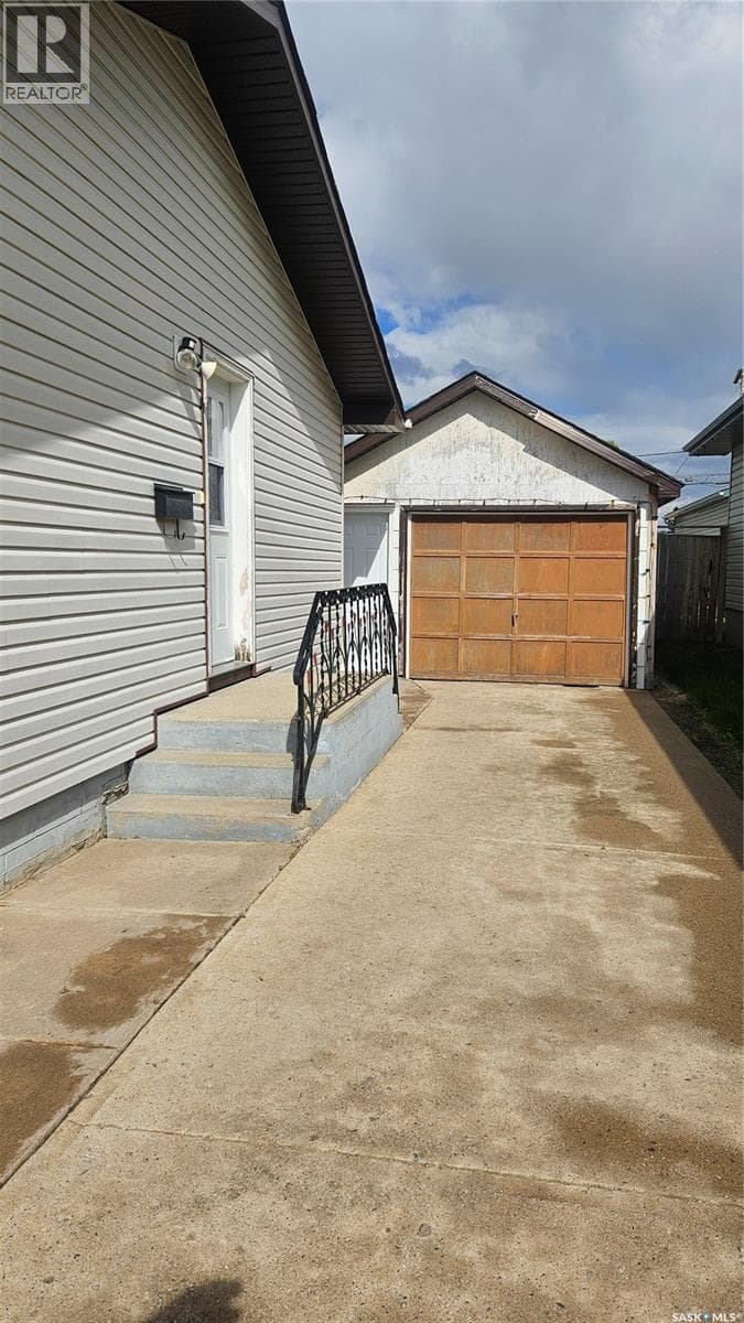 310 2nd AVENUE — photo 4