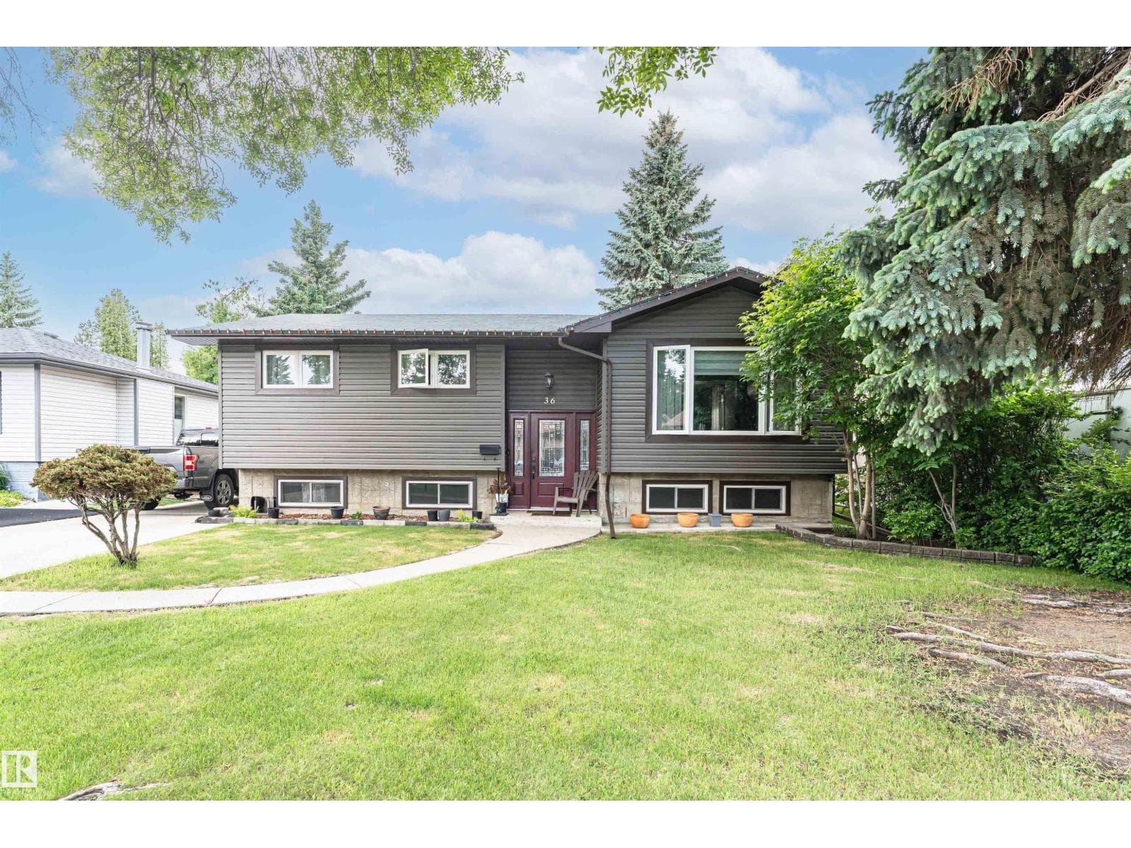 36 GREENWOOD WY