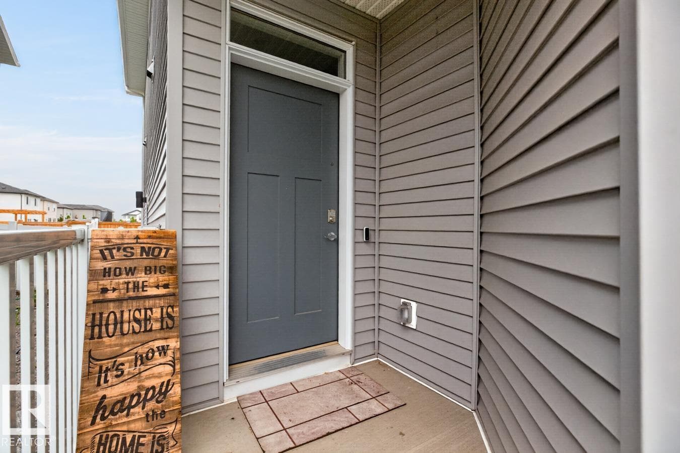 2514 151A AV NW — photo 3