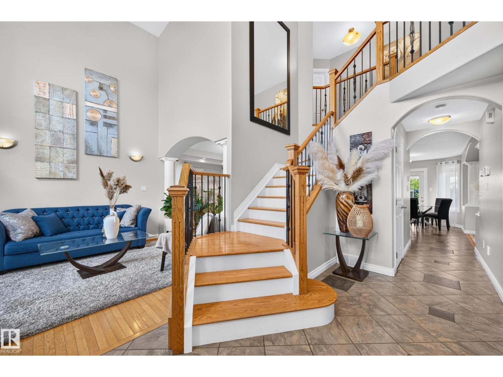325 CUTTS CO NW — photo 3