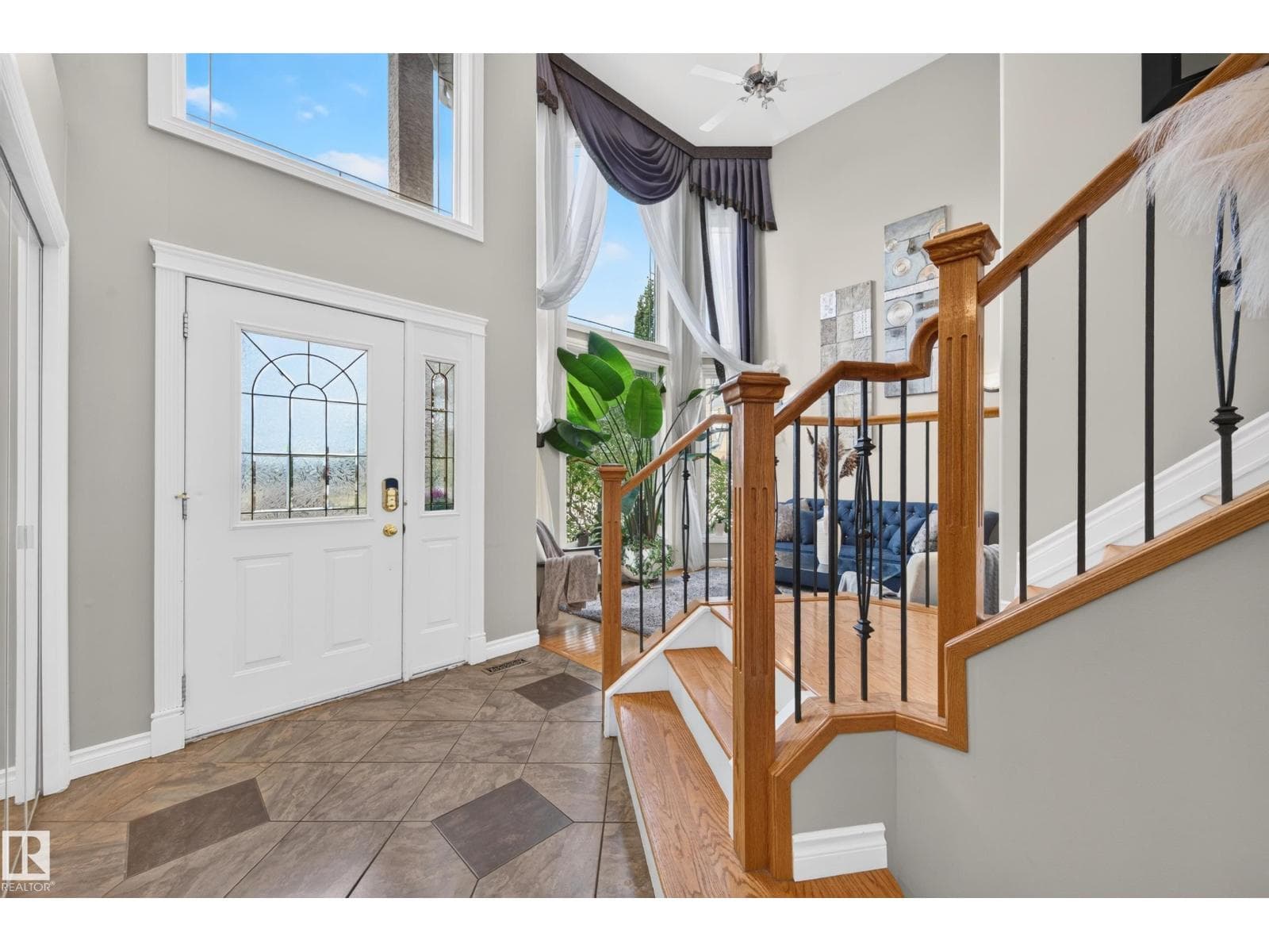 325 CUTTS CO NW — photo 4