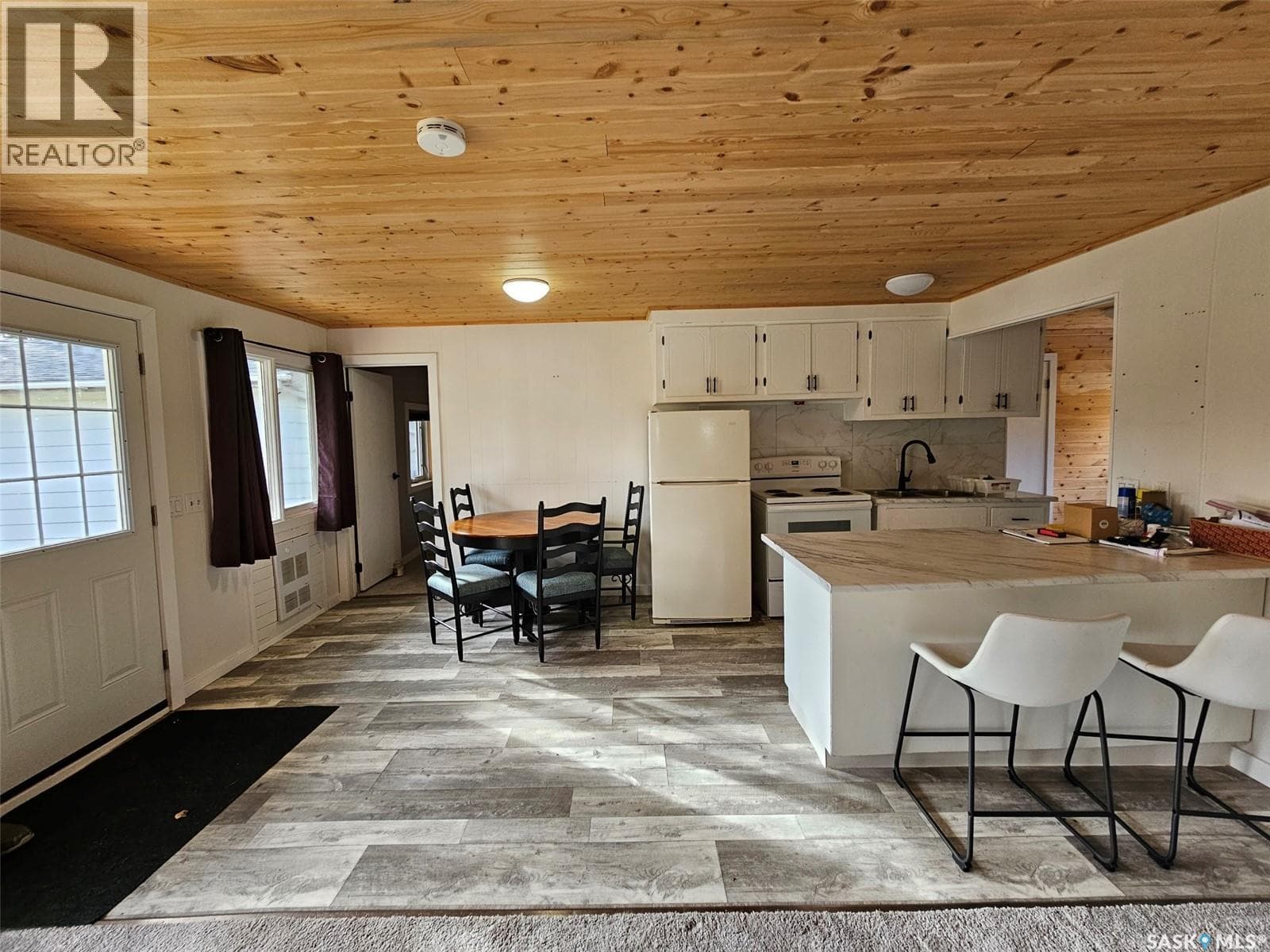 7 Aspen CRESCENT — photo 5