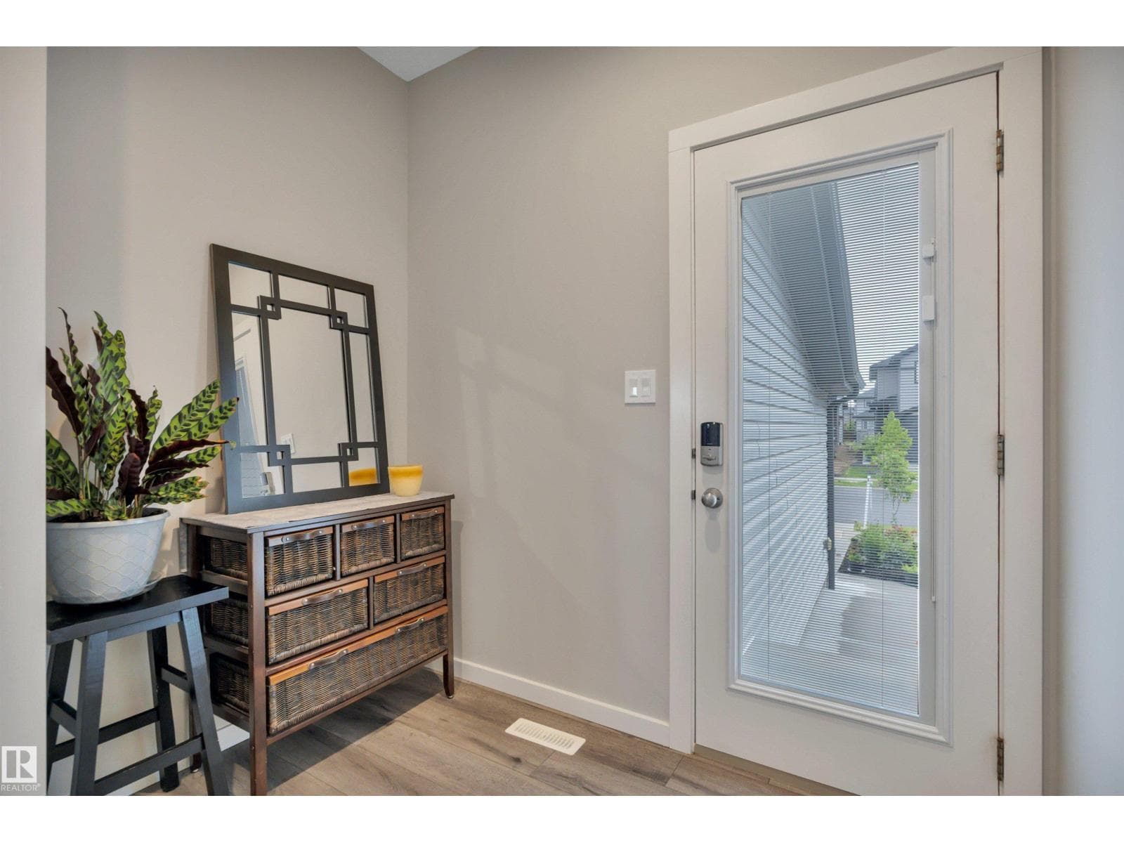157 Larch CR — photo 3