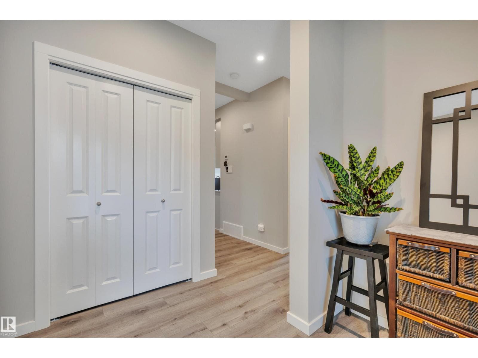 157 Larch CR — photo 4
