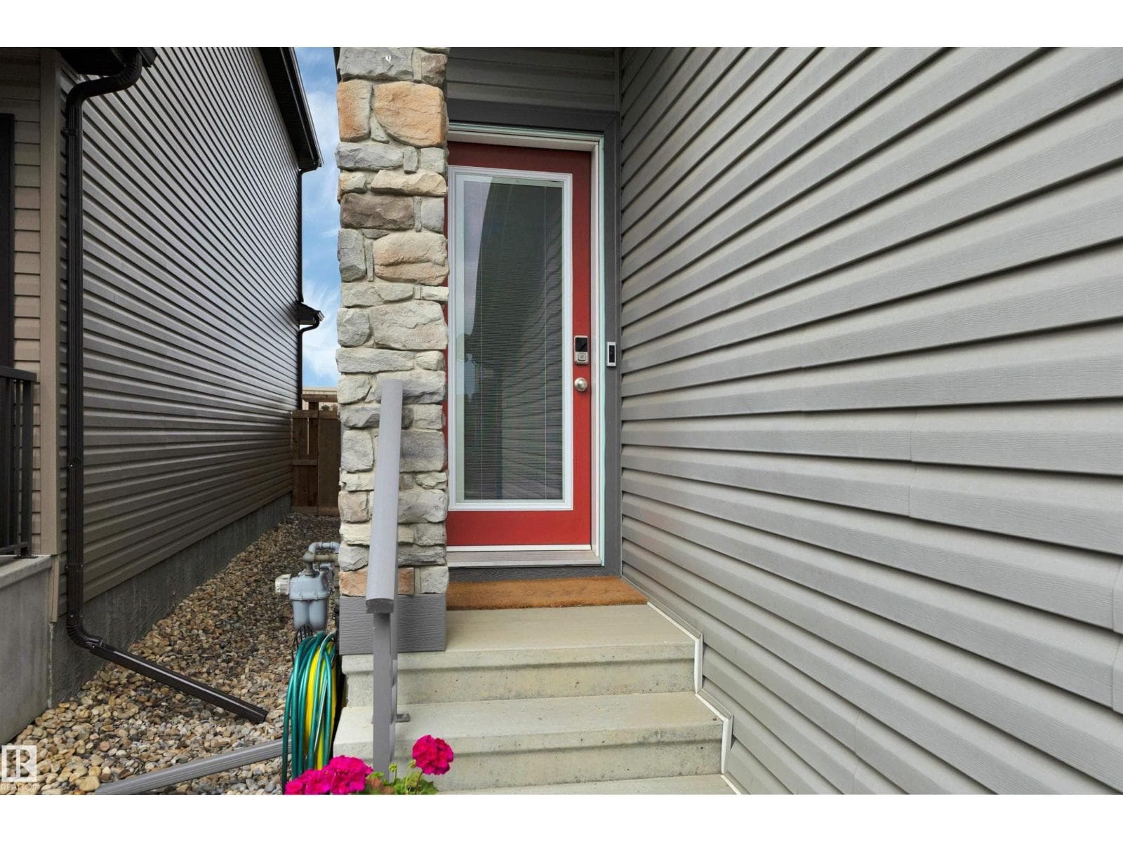 157 Larch CR — photo 2