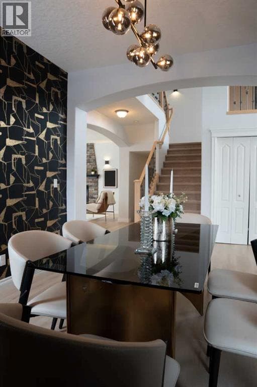 3 Strathridge Bay SW — photo 3