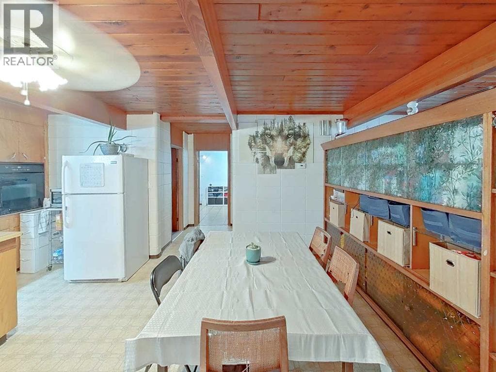 5104 47 Street — photo 5