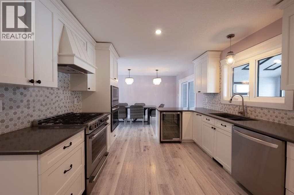 113 Dundas Road — photo 3