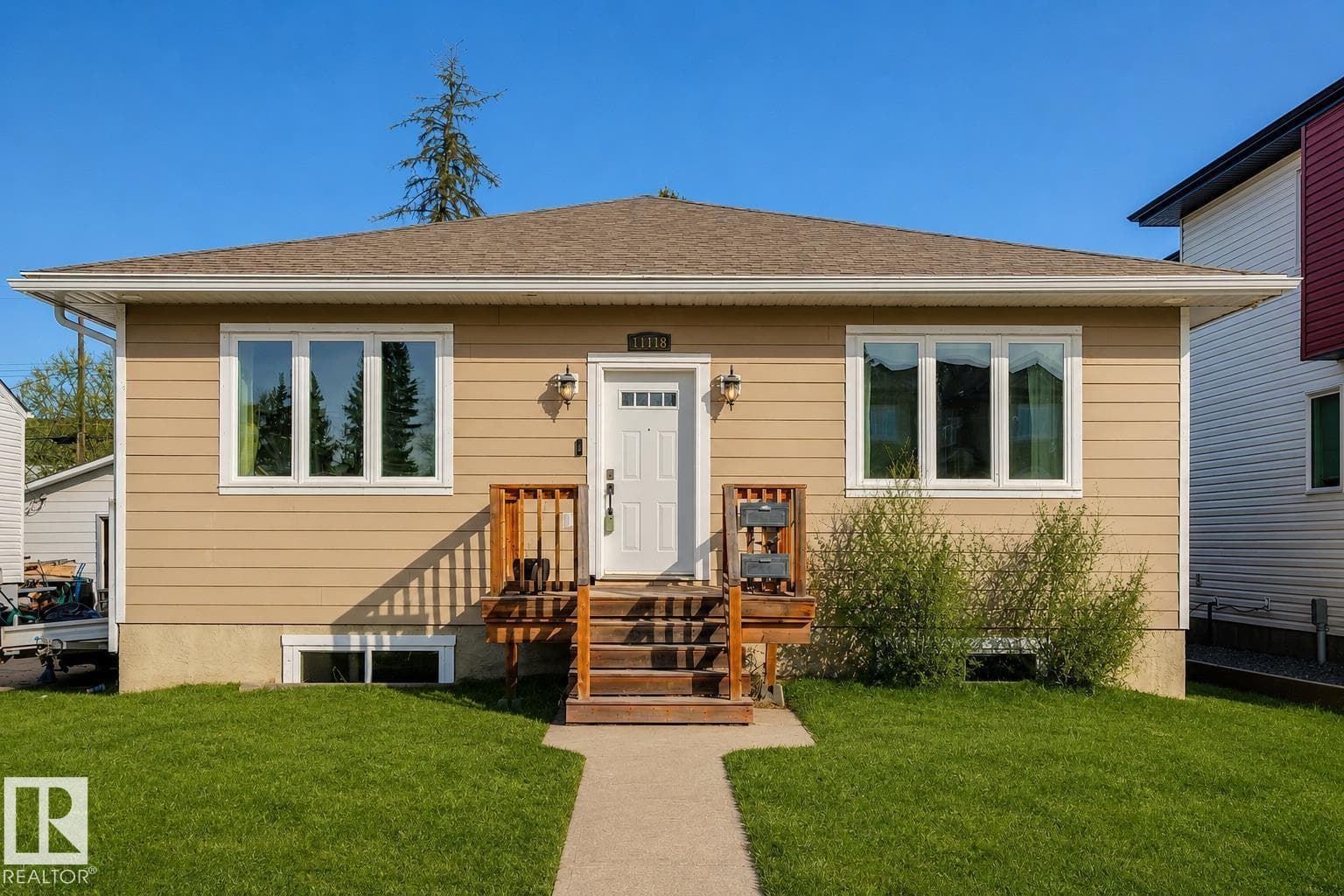 11118 72 AV NW